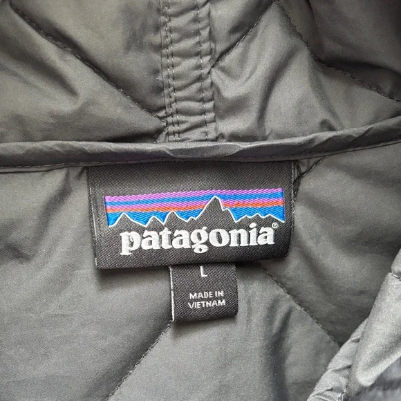 Patagonia Men's Diamond Quilted Bomber Hoody - Picture 3 of 11